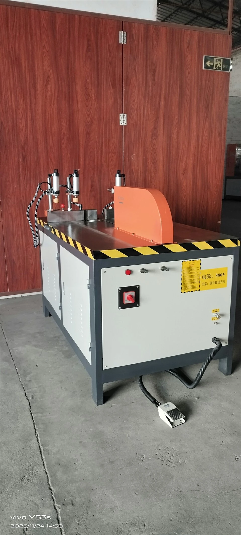 Orizontal Digital Lineyè Rail Saw